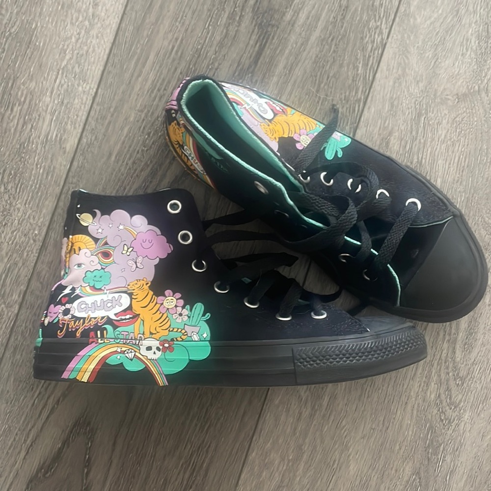 Big Girls size 3 chuck all stars